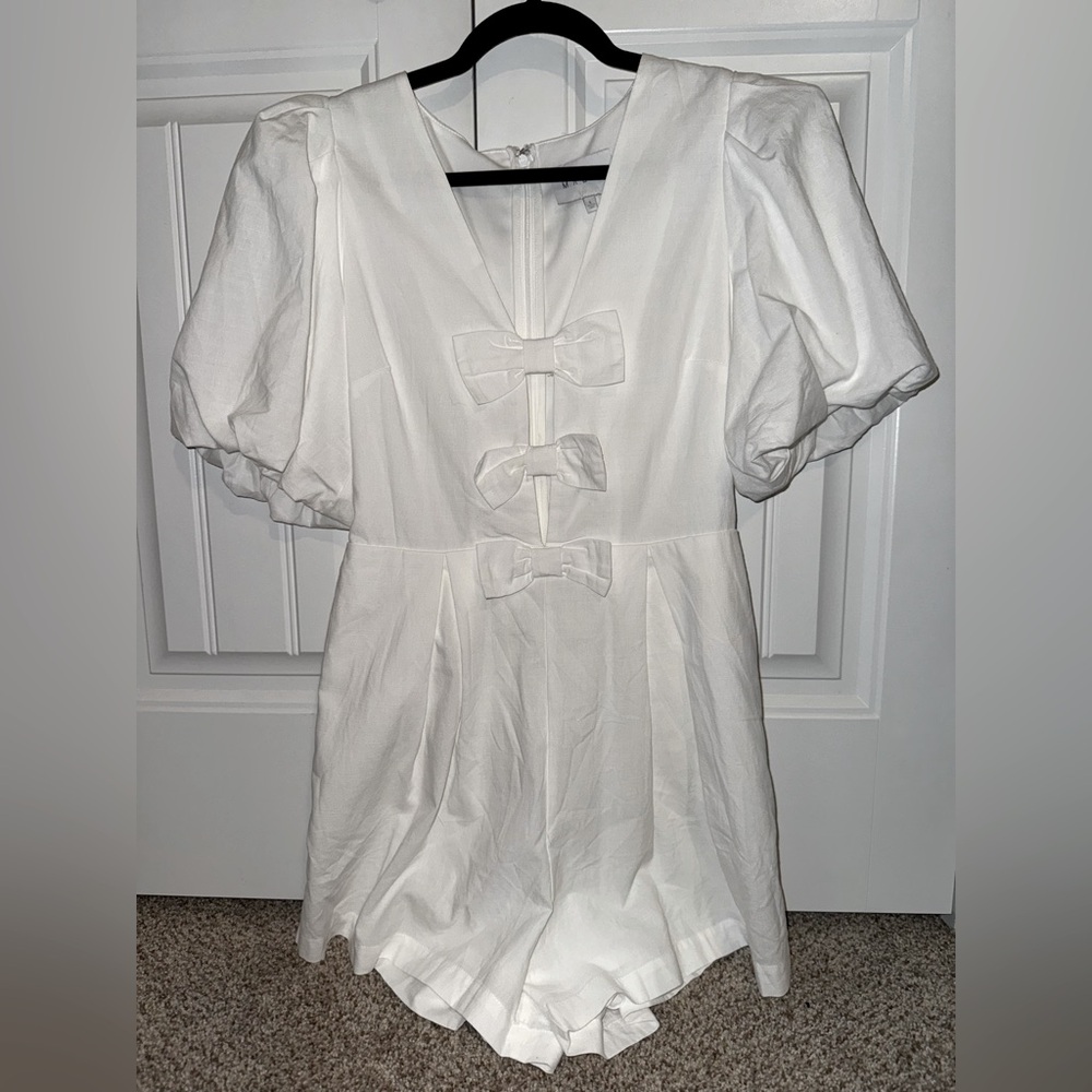 MABLE White Puff Sleeve Bow Romper Women’s Large